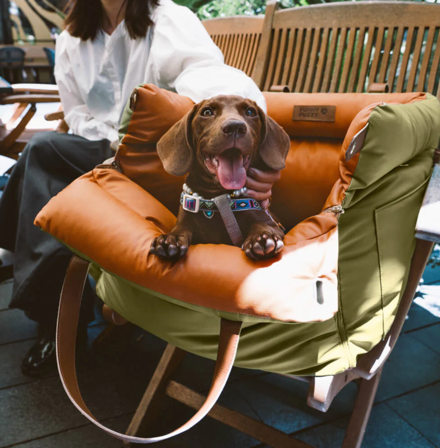 FUNNY デラックス合成皮革犬用カーシートベッド